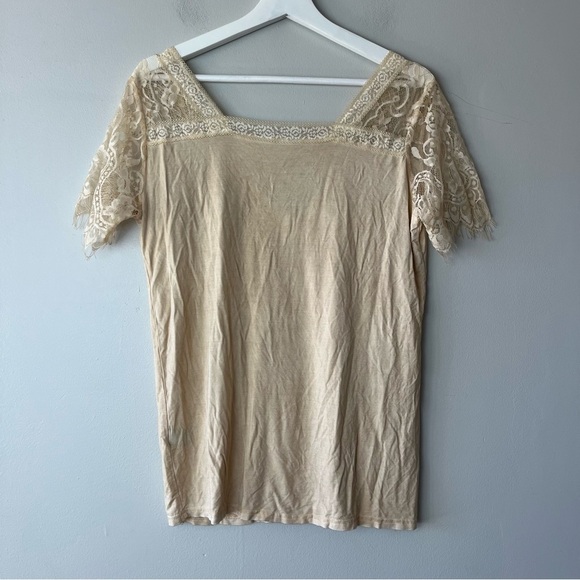 POL Cream Honey Lace Sleeve V-Neck Short-Sleeved Top Medium - Picture 2 of 7